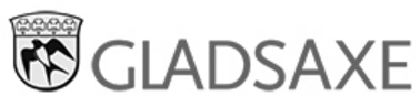 Logo for Gladsaxe med et skjold og figurer, der repræsenterer kommunen. Teksten "GLADSAXE" vises i en moderniseret skrifttype.