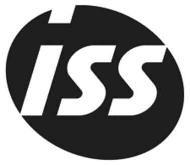 Logo fra ISS, der viser initialerne "ISS" skrevet i en moderne skrifttype, med en sort oval baggrund.